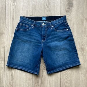 EUC JAG Denim Alex Boyfriend Shorts Women’s 8 Midrise Stretchy Waist 8” inseam